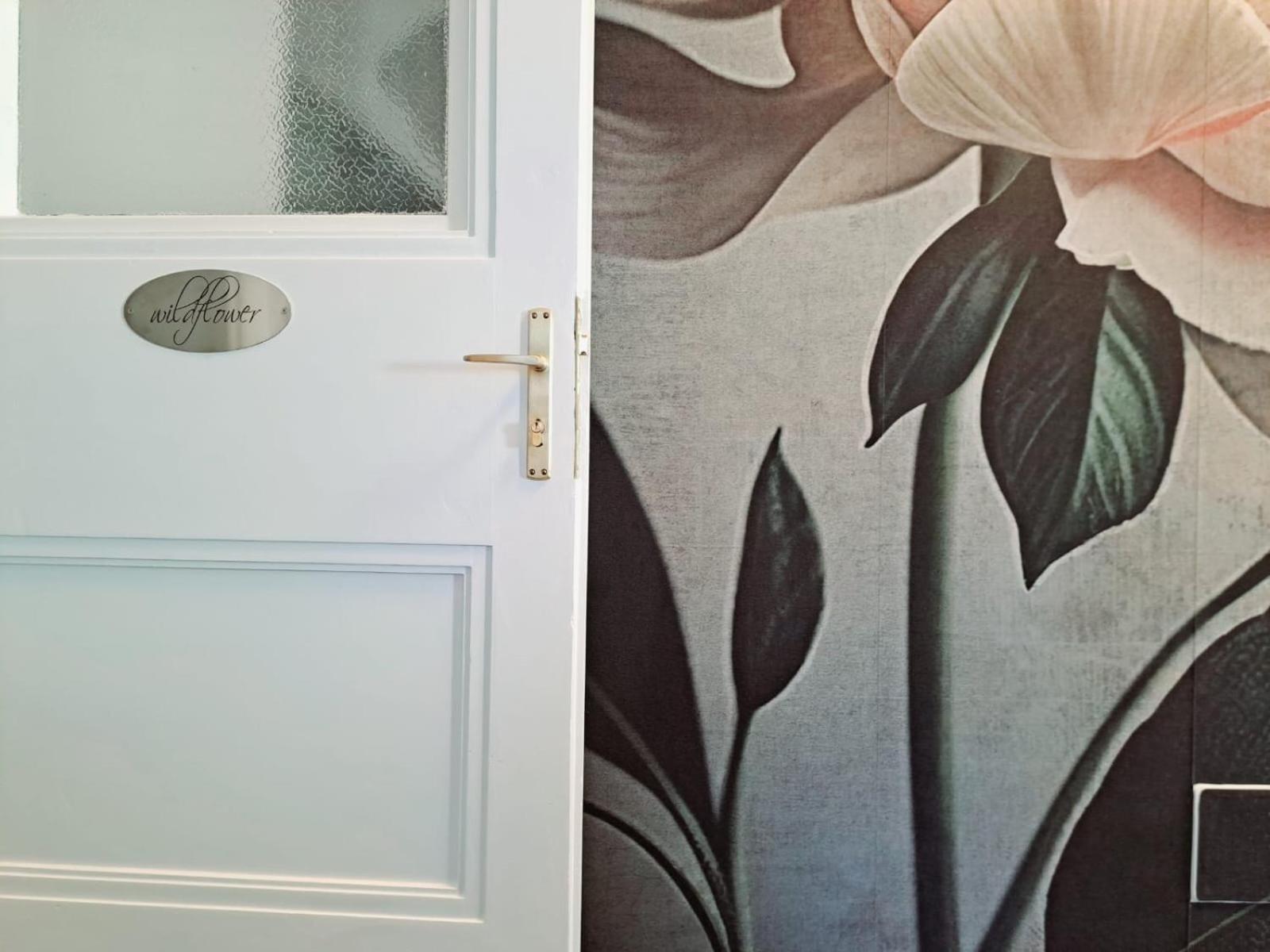 Apartment Wildflower In Privatvilla Im Herzen Merans Ngoại thất bức ảnh