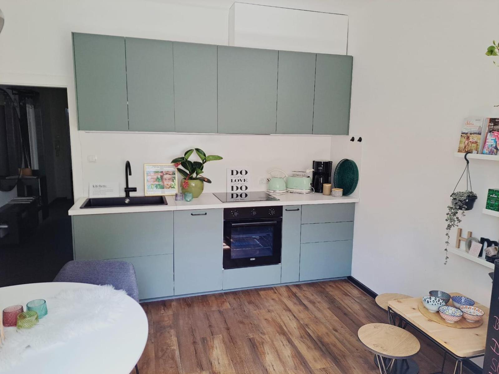 Apartment Wildflower In Privatvilla Im Herzen Merans Ngoại thất bức ảnh