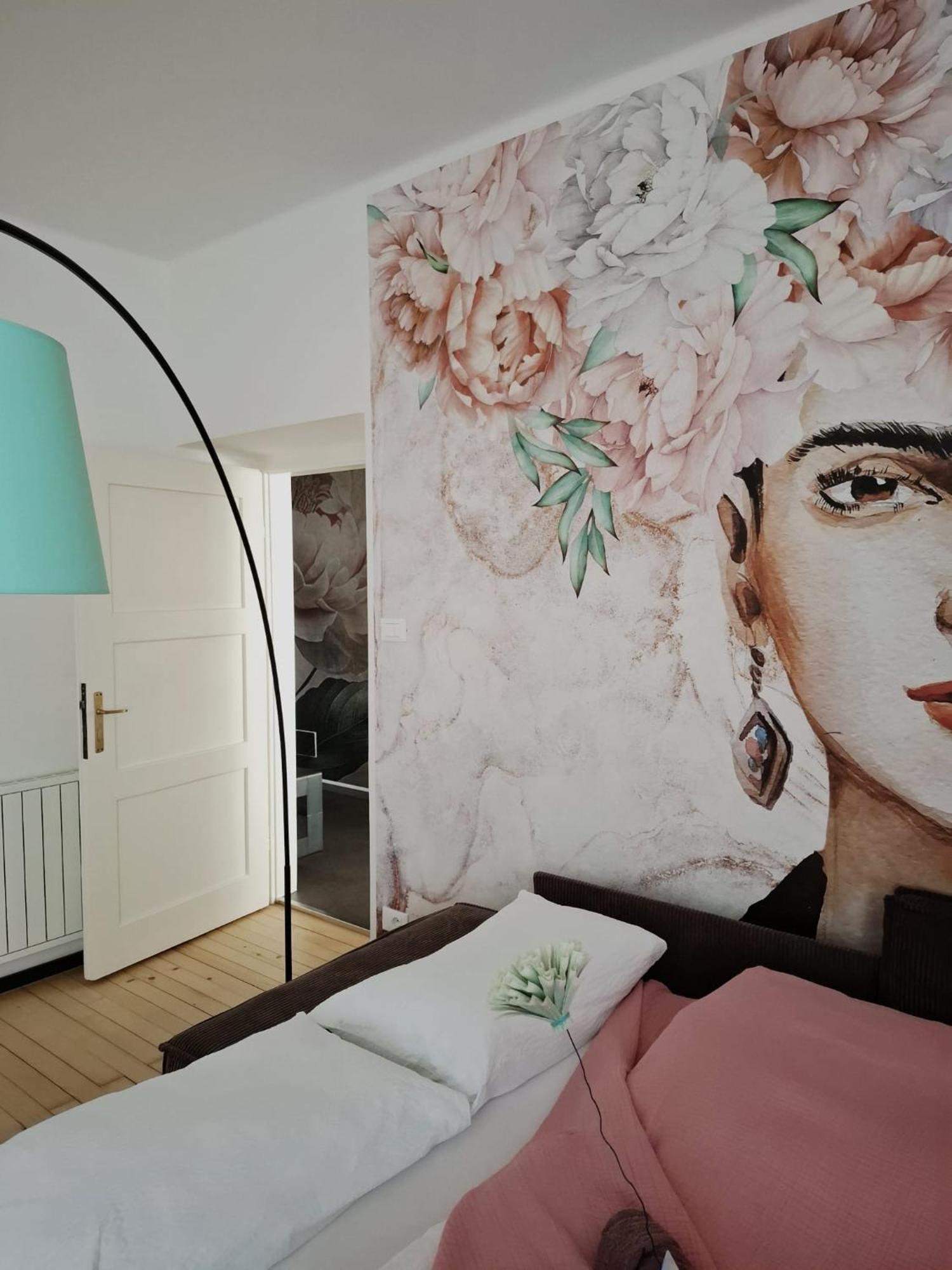 Apartment Wildflower In Privatvilla Im Herzen Merans Ngoại thất bức ảnh