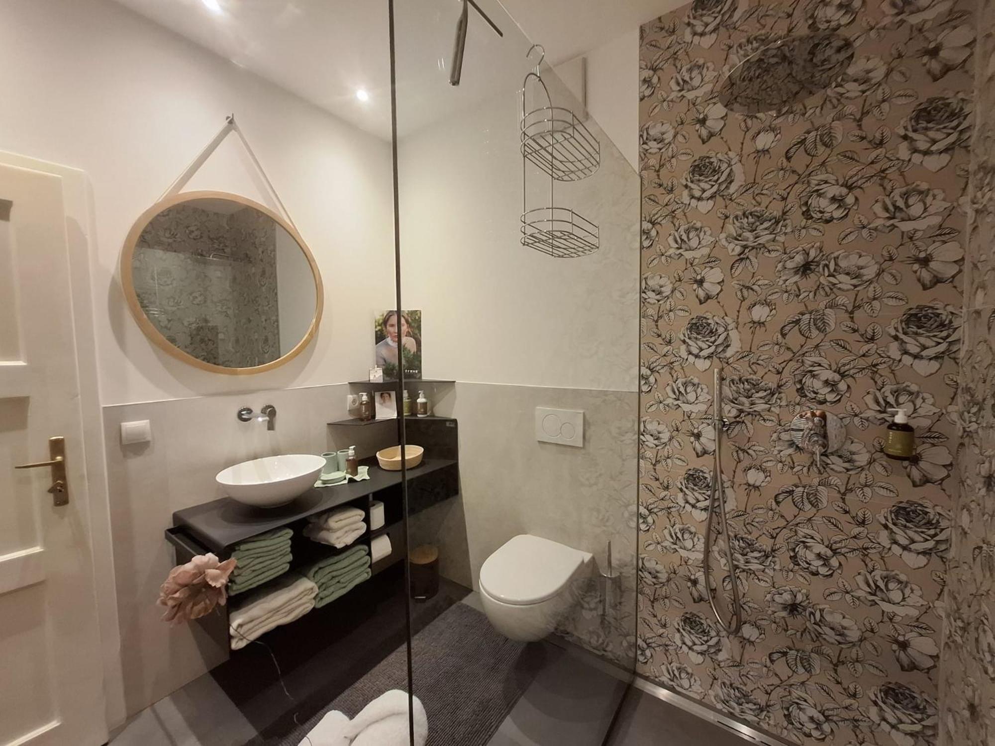 Apartment Wildflower In Privatvilla Im Herzen Merans Ngoại thất bức ảnh
