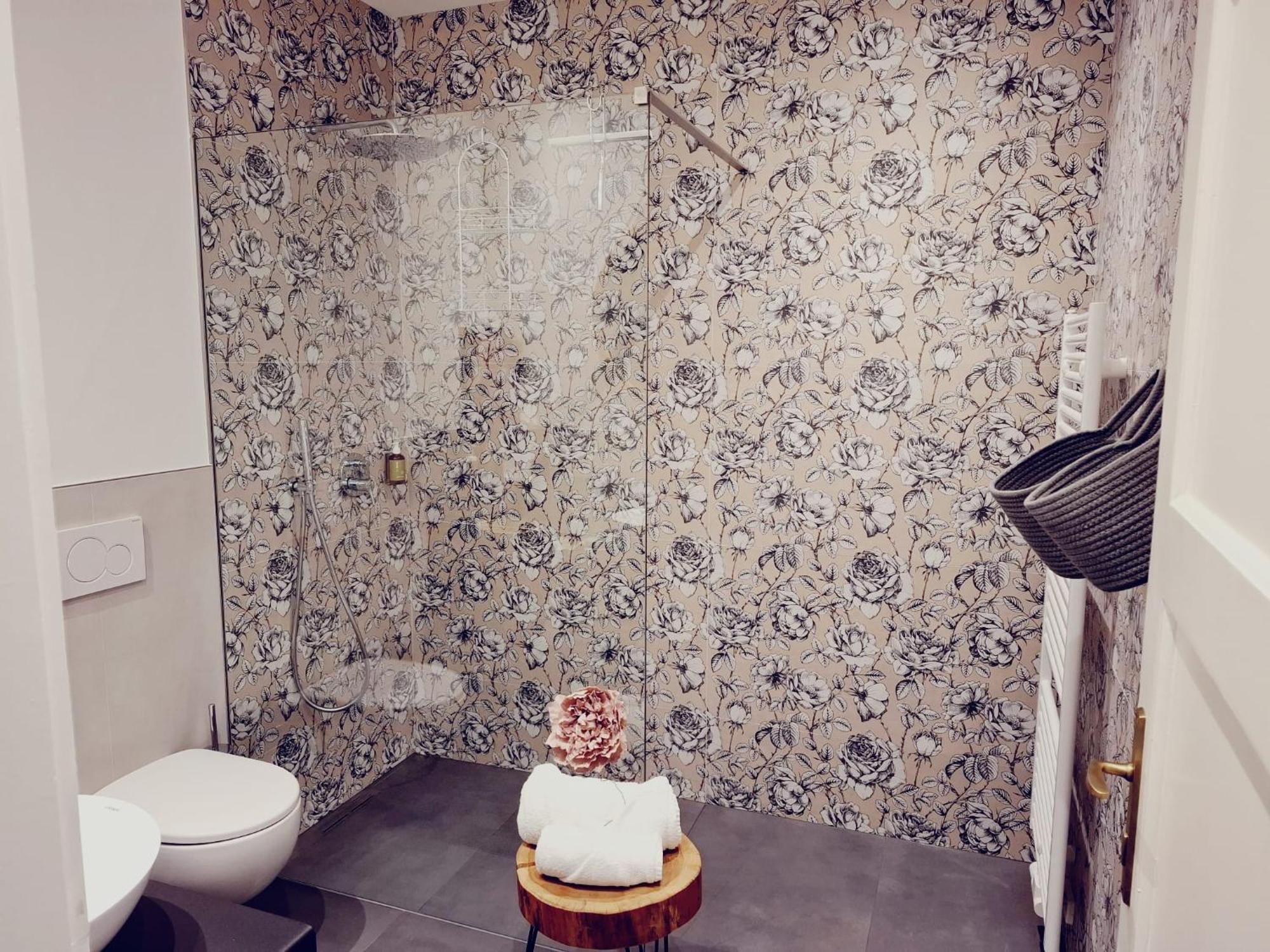 Apartment Wildflower In Privatvilla Im Herzen Merans Ngoại thất bức ảnh